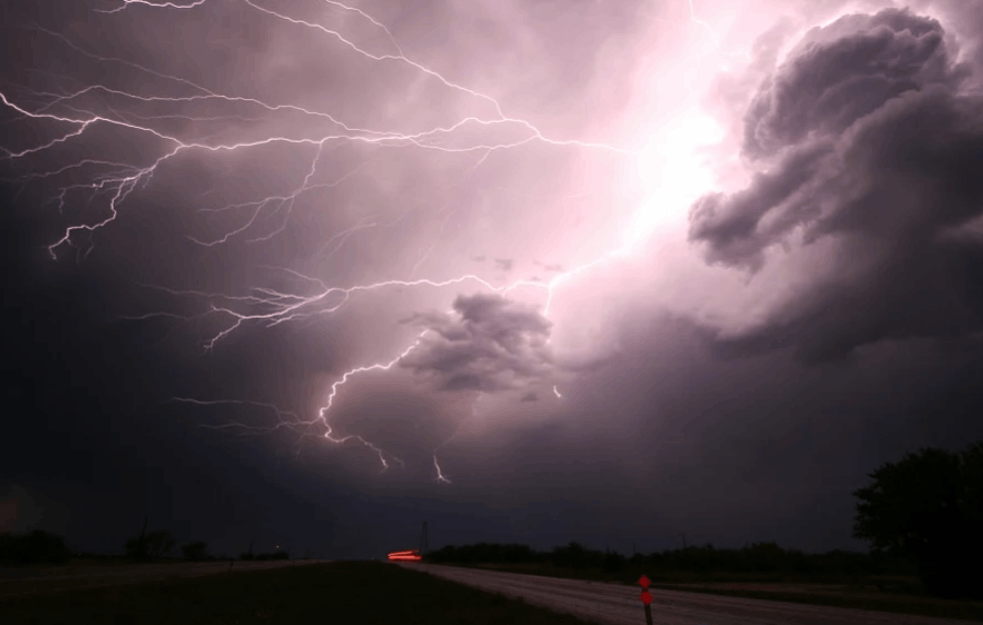 RHMZ PALI METEO ALARM: Stižu novi PLJUSKOVI, nepogode na teritoriji cele Srbije! 